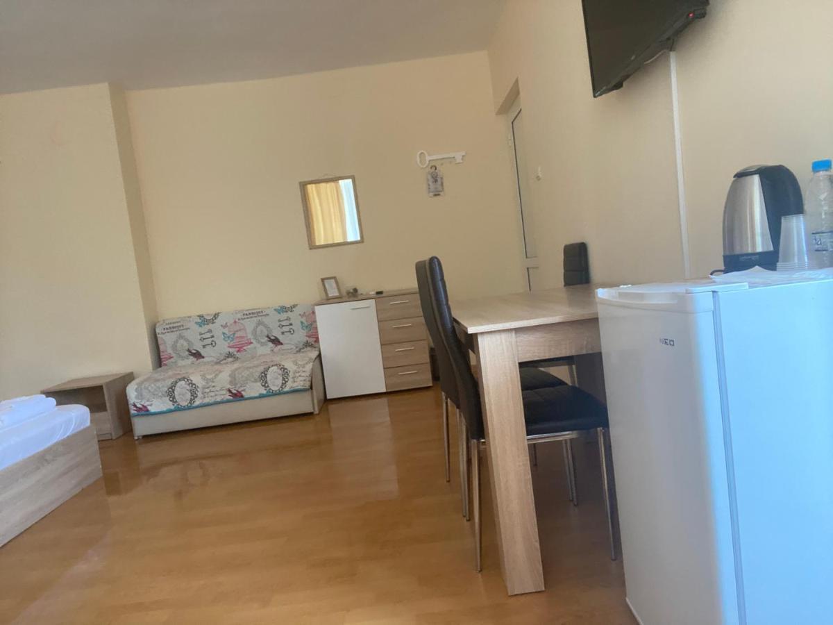 Guest Rooms Soleo Balchik Esterno foto