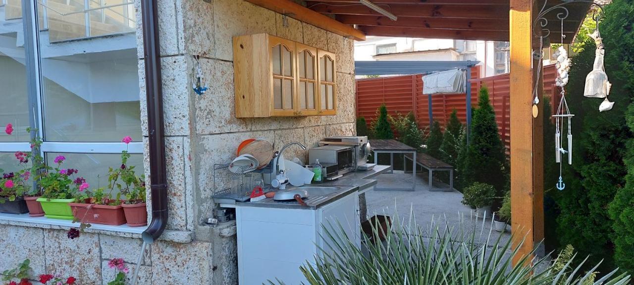 Guest Rooms Soleo Balchik Esterno foto