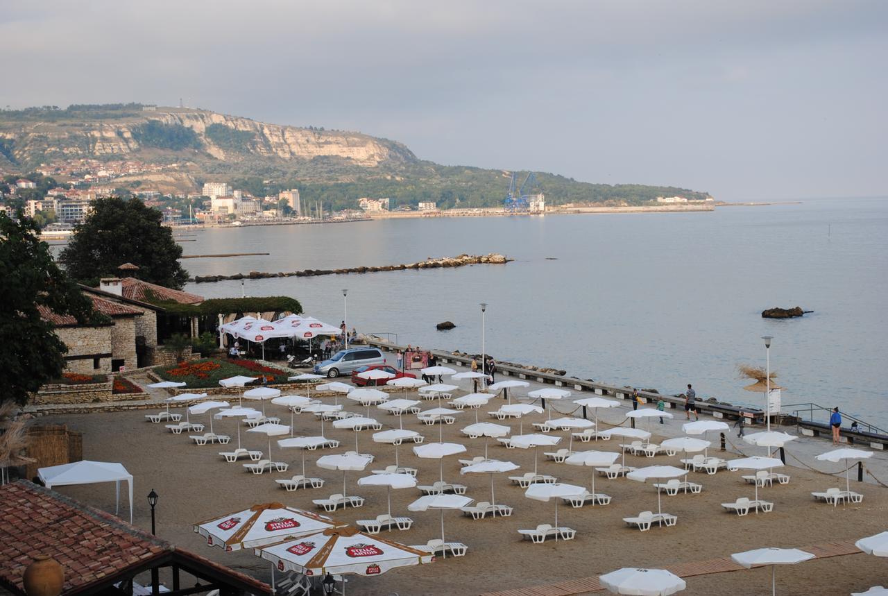 Guest Rooms Soleo Balchik Esterno foto