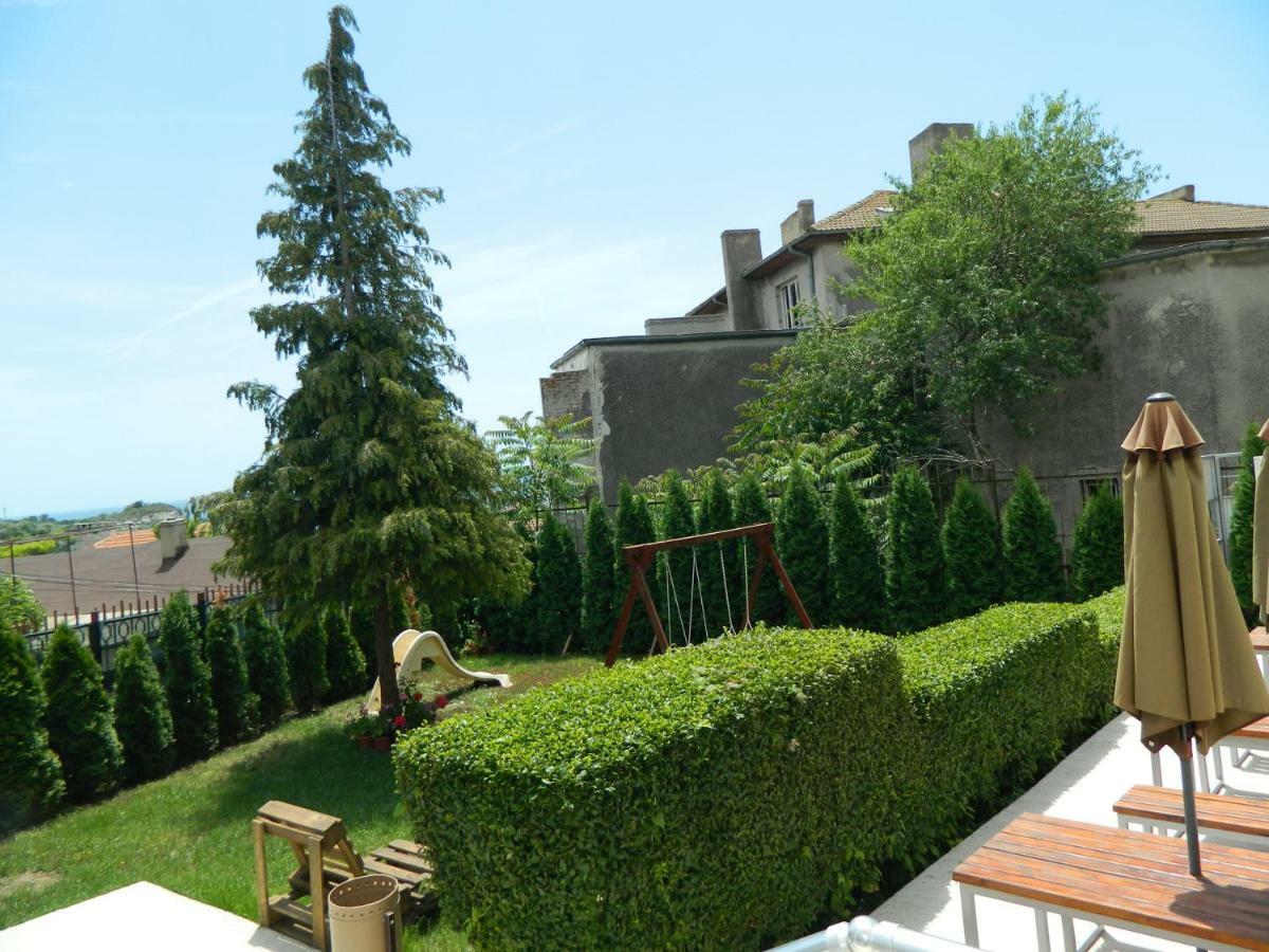 Guest Rooms Soleo Balchik Esterno foto